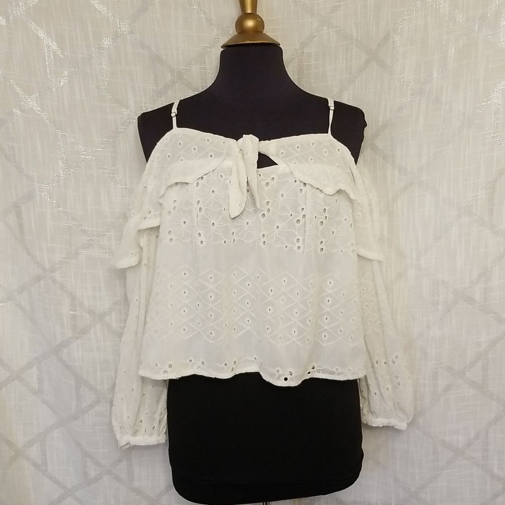 ASTR The Label Top Womens Size Medium White Eyelet Long Sleeve Top